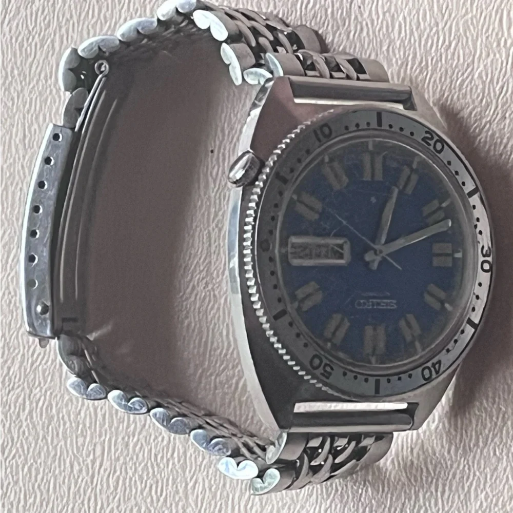 SEIKO 6106-8100 1ST SPORT DIVER Men's Watch Day Date